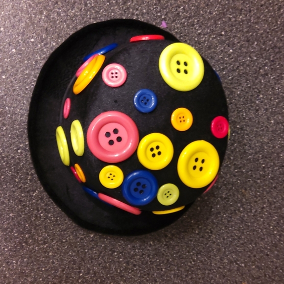 MASQUERADE Button down Black HAT - Picture 4 of 4